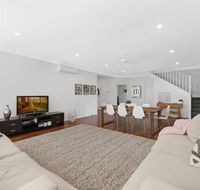 Shelly Beach Family Hideaway - Pool Beach Golf