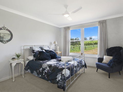 Silky Oak Villa - Spacious & Beautifully Decorated - Accommodation Bookings 3