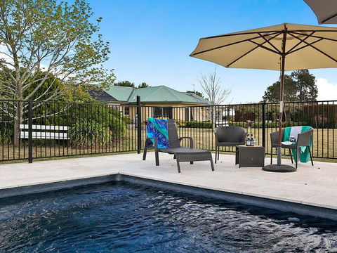 Sinden Park - Garden, Swimming Pool, Rural Vistas - Accommodation Bookings 1