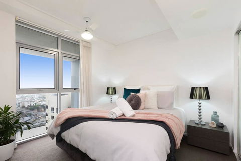 SK1 - Spotless 2BR SkyHome Long Stays Welcome - Accommodation Bookings 2