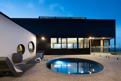 Sky High - Accommodation Bookings 1