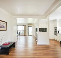Skymirror Villa - Accommodation Bookings