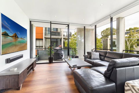 Smart Apartment In Elegant Suburb Close To City - Accommodation Bookings 1
