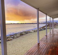 Smart Beach House  Pelican Point - Accommodation Bookings