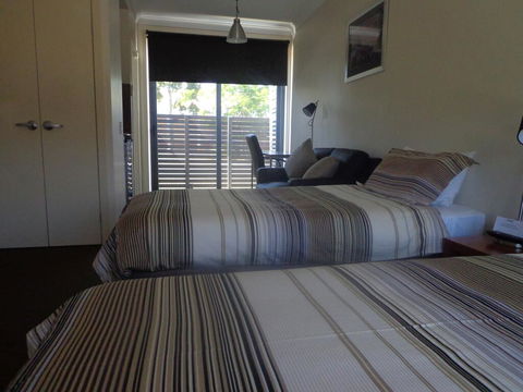 Smart Stayzzz Inns - Accommodation Bookings 1