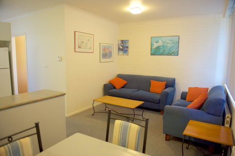 Snow Ski Apartments 06 - Accommodation Bookings 0
