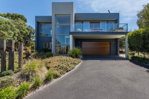 Sophisticated Contemporary Coastal Living With Sweeping Views In Cape Schanck - Accommodation Bookings 2
