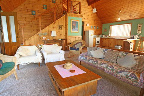 South Sussex's Blue Cottage - Accommodation Bookings 2