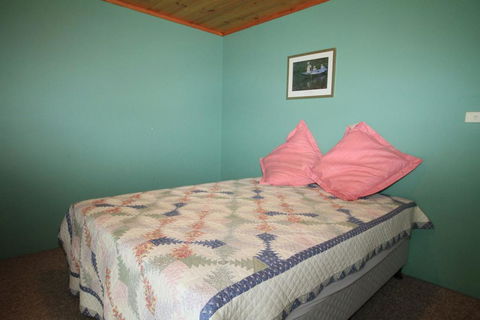 South Sussex's Blue Cottage - Accommodation Bookings 3