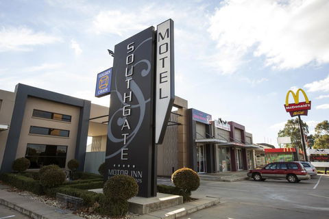 Southgate - Accommodation Bookings 1