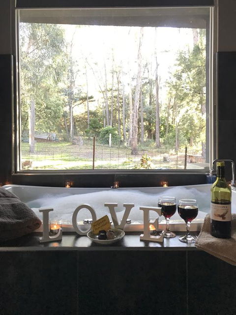 Spa Suites At RAVEN - Accommodation Bookings 0