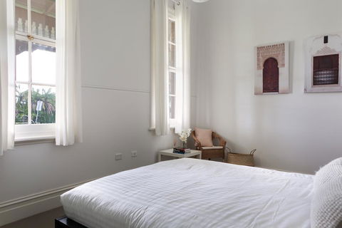 Spacious 2-bed, 2-bath Home With Parking And Balcony - Accommodation Bookings 2