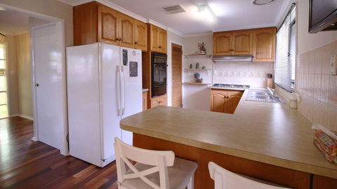 Spacious And Cozy Home Next To Glen Waverley - Accommodation Bookings 3