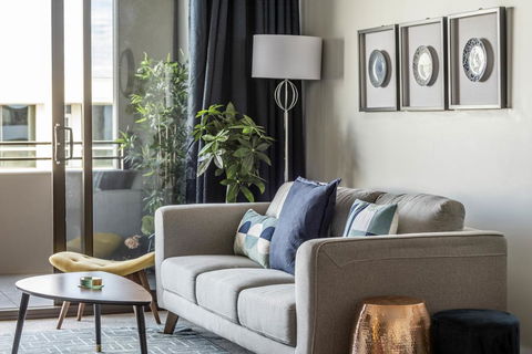 SPACIOUS BRAND NEW // 1BR // IN GORGEOUS BARTON - Accommodation Bookings 3