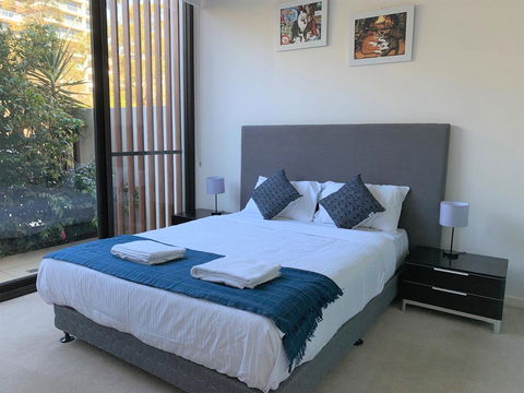 Spacious&Cozy 1 Bedroom + 1 Bathroom Zetland APT - Accommodation Bookings 2