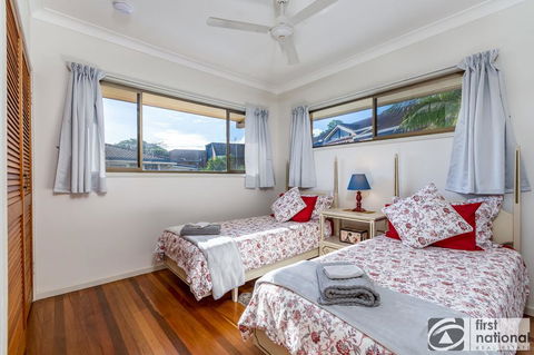 Spoil Yourself With The Perfect Position Of This First Floor Unit - Accommodation Bookings 2