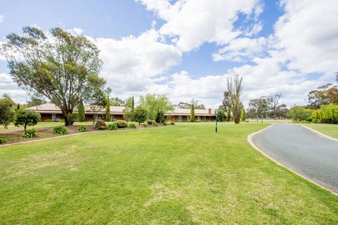 Sportslander Motor Inn - Accommodation Bookings 3