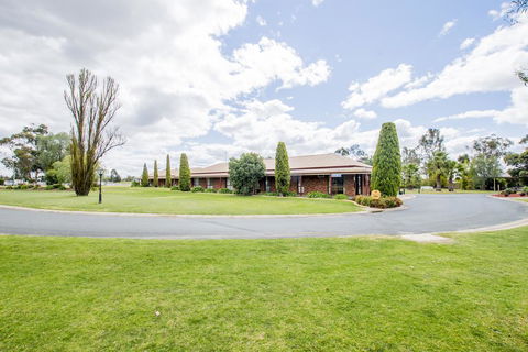 Sportslander Motor Inn - Accommodation Bookings 0