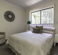 Spring Hill with Pool - Accommodation Bookings