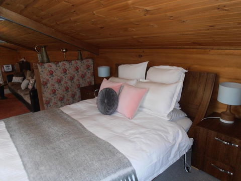 Springmead Rustic Cabin - Accommodation Bookings 0