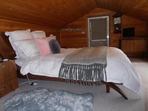 Springmead Rustic Cabin - Accommodation Bookings 2