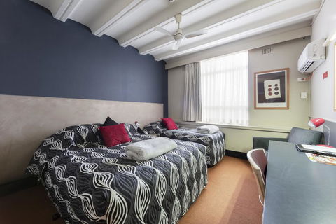 Statesman Hotel - Accommodation Bookings 1