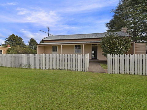Station Masters Cottage - Classic Quaint & Nostalgia - Accommodation Bookings 0