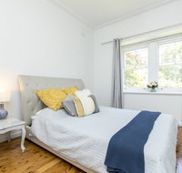 Stay at Meurant Wagga - Accommodation Bookings