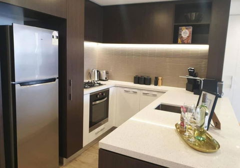 STH2 - Stunning Resort Style 1BR W Wifi Gym 4 Ppl - Accommodation Bookings 3
