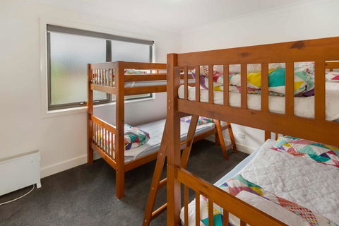 Stillwaters - Panoramic View Of Lakes Entrance - Accommodation Bookings 3