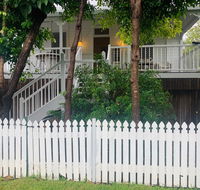 Stranded in Oz Stay in Relaxing Environment FREE WIFI NETFLIX POOL AIR CON - Accommodation Bookings