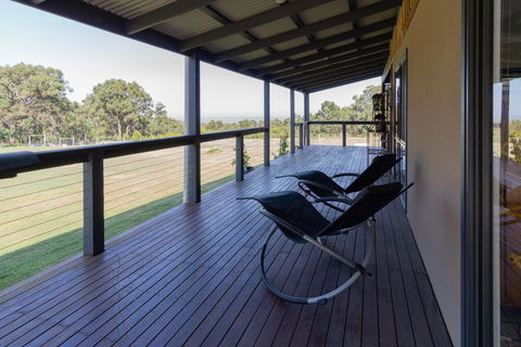 Studio 165 Hidden Gem On 50 Acres With Bay Views - Accommodation Bookings 0