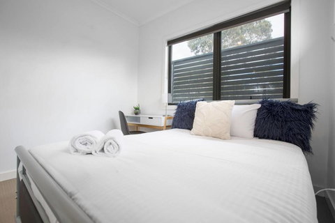Stunning 3Beds Near Knox Shopping Centro@Wantirna - Accommodation Bookings 3