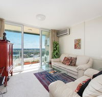 Stunning Harbour View Home - Accommodation Bookings