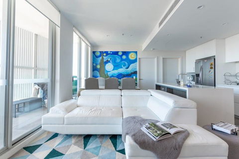 Stunning Urban Apt Wt Parking Near CBD & Airport - Accommodation Bookings 0