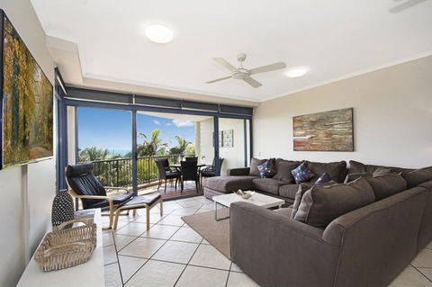 Stunning Views Great Location Sunshine Beach! - Unit 1 Vista Pacific 12 Bryan Street - Accommodation Bookings 3