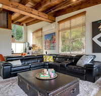 STYLISH  RELAXED LAKE HOME // NARRABEEN - Accommodation Bookings