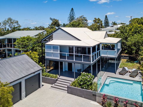 Stylish And Spacious Masterpiece, Sunshine Beach - Accommodation Bookings 0