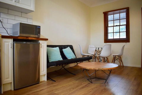 Stylish Cute Cottage In McMahons Point - Accommodation Bookings 0
