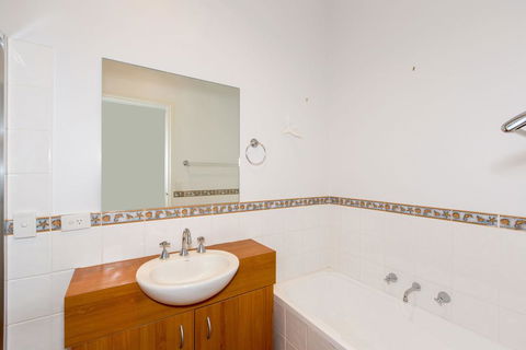 STYLISH, SUN-DRENCHED AND SOPHISTICATED - Accommodation Bookings 2
