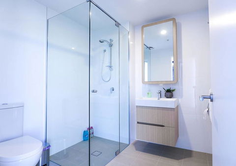 Stylist 2 Bedrooms Apartment With Pool/GYM/Parking - Accommodation Bookings 3