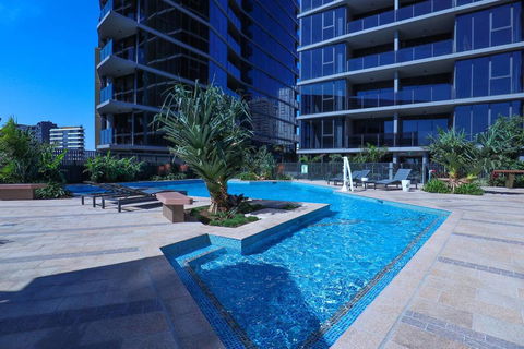 Stylist 2 Bedrooms Apartment With Pool/GYM/Parking - Accommodation Bookings 2