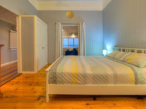 Sublime Beachfront Queenslander On The Esplanade - Accommodation Bookings 3