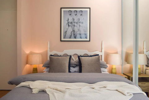 Sun-Drenched 1 Bed Studio Apt Newtown Parking - Accommodation Bookings 2