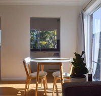 Sun-Drenched 1 Bed Studio Apt Newtown Parking - Accommodation Bookings