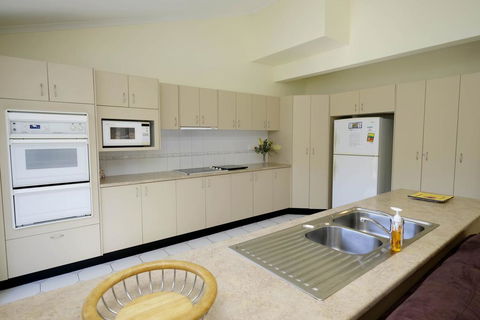 SUNDOWNER - Accommodation Bookings 3
