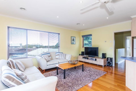 Sunningdale Beach House 12 - Accommodation Bookings 3