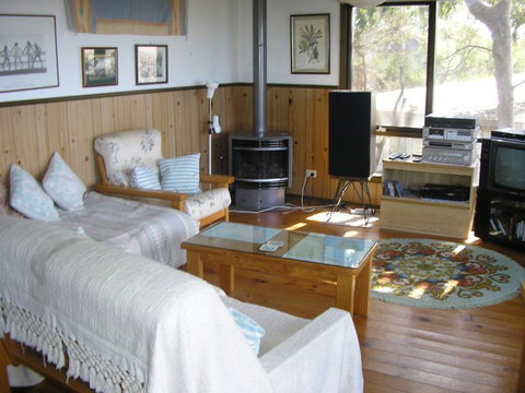 Sunningdale Beach House 16 - Accommodation Bookings 3