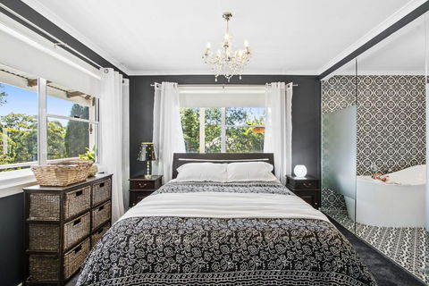 SUNNYDELL - Accommodation Bookings 3