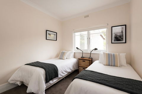 Sunrise At Penguin - Accommodation Bookings 1